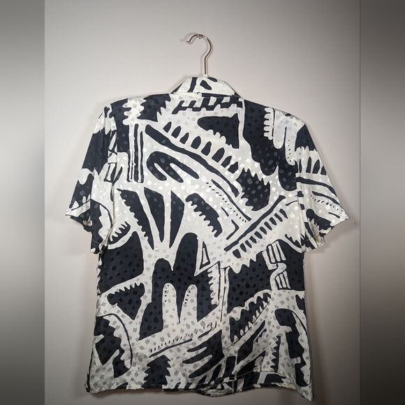 Vintage 80s blank/white funky print button up shirt sleeve blouse - Picture 7 of 7